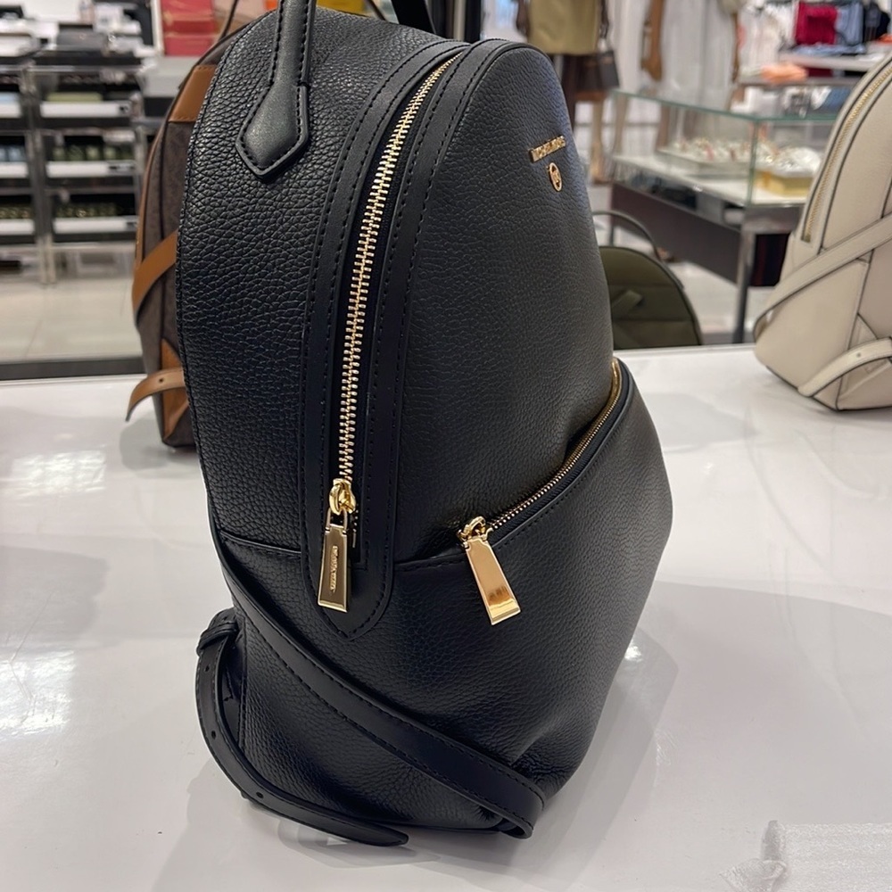 Michael Kors Womens Valerie Medium Logo Backpack 30F2G9VB2B
Black
NWT - Picture 1 of 16